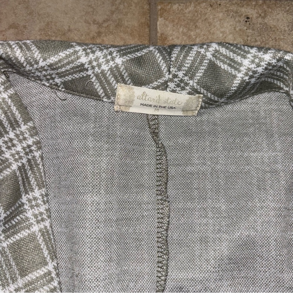 Altar'd State ~ Olive Green Blazer Womens Size Medium 3/4 Sleeve Chic - Picture 2 of 8